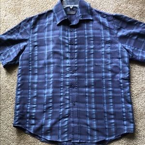 Short-sleeve button-down plaid shirt